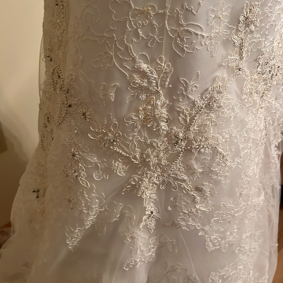 Casablanca bridal. Gorgeous beading - Picture 7 of 12